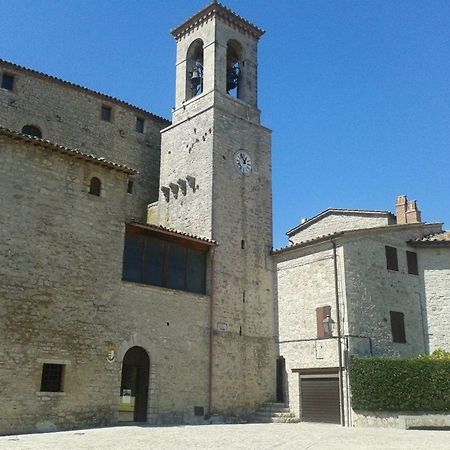 Castello Izzalini Todi Resort Exterior foto