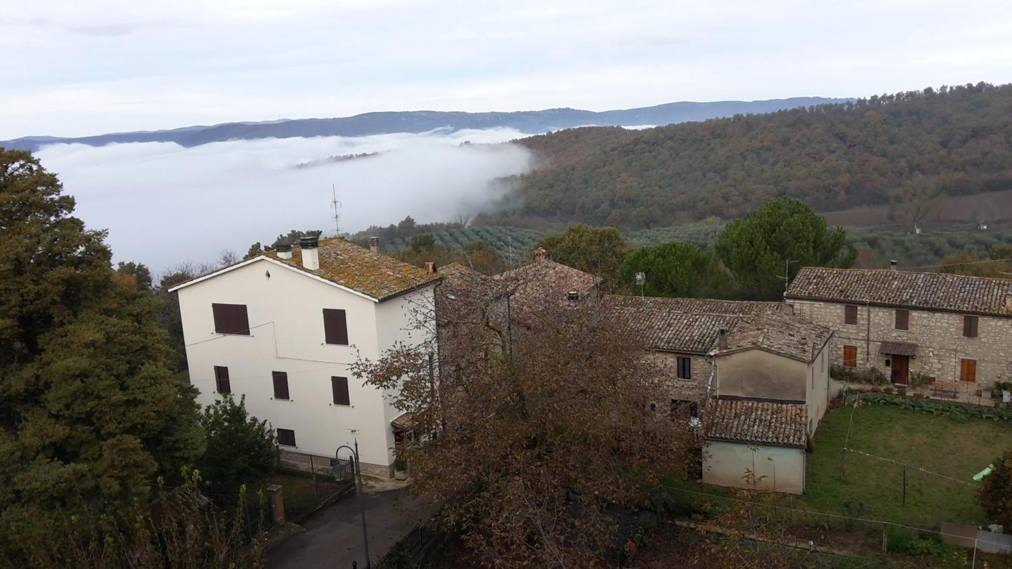 Castello Izzalini Todi Resort Exterior foto