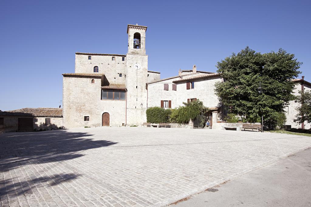 Castello Izzalini Todi Resort Exterior foto